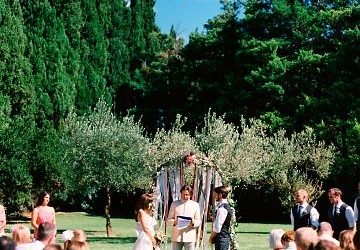 Unique Wedding Ceremony with a French Quote